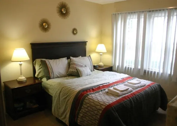 Close To Falls, Steps To Casino, Sleeps 7-8