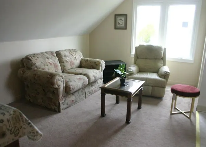 Close To Falls, Steps To Casino, Sleeps 7-8